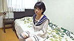 SNSで出会った地味なくせに色白でムチムチしやがってクソエロく、大人しいくせに承認欲求高めな所がイラっとくる巨乳ニートちゃんの実家で強引ゲリラ撮影！その正体は、いいなりドMの自ら奥まで咥え込むバキューム系ディープスロート狂チ●ポ大好き女子でした。 ミク サンプル画像1
