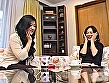五十路と四十路 浮気と不倫とハプニングセックスパーティー！専業主婦の不倫と乱交会員制サークル これが大人の乱交パーティー！乱交総勢27Pと4人の不倫性行為 5時間10分 サンプル画像2