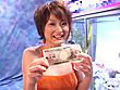 100万円つかみ取り！ 取れなきゃ脱いでヤッてもらいます 現ナマにつられた美形素人ギャル厳選集 サンプル画像2