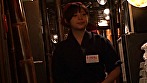 接客中に顔を紅潮させながら感じまくるバイト娘7 1名増量 5店舗SP ～居酒屋、カフェ、スポーツショップ、雑貨屋、アクアショップ～ サンプル画像2