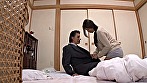 酔った夫に頼まれて仕方なく舐めだした美人妻のフェラ尻に我慢できず後ろから即ハメ 2 - Image 14