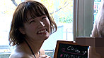 撮影場所は渋谷の某カフェ！ナンパした現役女子大生を店内で全裸にさせたらSEXまでできるか！？ サンプル画像6