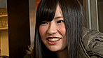 撮影場所は渋谷の某カフェ！ナンパした現役女子大生を店内で全裸にさせたらSEXまでできるか！？ サンプル画像21
