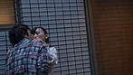 雨宿り中、濡れ尻を震わせながら視線を合わせてくる人妻は、キスした瞬かん巨根を求めだす。 サンプル画像8