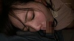 夜行バスで声も出せずイカされた隙に生ハメされた女はスローピストンの痺れる快感に理性を失い中出しも拒めない 5 サンプル画像9