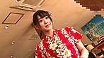 接客中に顔を紅潮させながら感じまくるバイト娘 バイト娘＆パート妻 合体SP～ケータリングカー、ハワイアンレストラン、スーパー、お好み焼き屋～ サンプル画像15