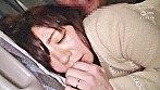 夜行バスで声を殺しスローピストンで腰を振る母を見て興奮した娘は生ハメに理性を失い中出しも拒めない サンプル画像19