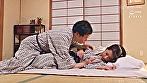 布団の中の密着スローSEX「ナマでもいいから･･･」敏感な奥さんはねっとり膣奥を突かれ中出しを許してしまう さとみ30歳 サンプル画像3