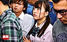 スカートの中の股間いじりでパンティは愛液まみれ！ねっとり指一本で膣内をこねくり回され何度もイカされた敏感女 サンプル画像16
