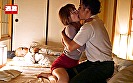 布団の中の密着スローSEX 美クビれ奥さんの我慢できない恥じらいマン屁「ねぇナマでいいから、もう一回･･･」ねっとり膣奥を突かれる快感で理性を失い中出し2発 あかり25歳 サンプル画像2