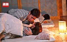 布団の中の密着スローSEX 強引な責めで濡れる敏感妻に中出し2発「出しちゃダメって言ったのに･･･」夫は知らない亀頭を膣奥にゴリゴリ擦りつける猥褻な腰つき ゆう27歳 サンプル画像2