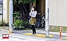 逃げても背後からホジくりまくるバック手マンで潮を吹かされ続け屈服する敏感女子大生