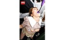 串刺し羞恥 3 男2人に挟み撃ちされ逃げられず上下の穴を塞がれた色白娘 - Image 10