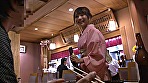 【AIリマスター】接客中に顔を紅潮させながら感じまくるバイト娘 5 中出しSP ～ハンバーガー屋、レンタルビデオ店、和食小料理店、ビール売り子～ - Image 16