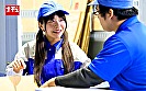 引っ越し屋でバイトする社会を知らない地味巨乳女に難癖つけてセクハラ乳揉みをくり返す変態店長 2 サンプル画像8