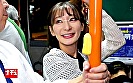 シーン15：混雑バスで動けず長時間べろキスされ蕩け顔を見られた人妻は若いチポを握りだす