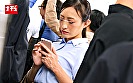 シーン2：母乳搾り電車 推定Fカップ美熟妻