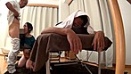 万引きを見られたばかりに夫の知人のマッサージ師に弄ばれた超乳人妻 八木あずさ サンプル画像7