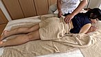 マッサージ師に寝取られた巨乳妻5人 サンプル画像8