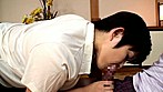『こんなお母さんのカラダで興奮するの？』まだまだ女を捨てきれない母親の熟れた柔肌にピッタリ密着した矯正下着姿に反応した息子に母は拒みつつも内心うれしい 2 サンプル画像16