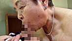 「こんなおばあちゃんなのに興奮しちゃったの？」目の中に入れても痛くないほど孫を溺愛する祖母は乾いた閉経マ〇コに孫の勃起チ〇ポを挿入されたら気持ちイイ？ 4 - Image 5