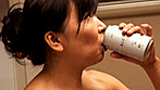 バスタオル姿でウロチョロする母に欲情した思春期の息子 3 サンプル画像9