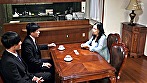 ライフプランナーと不倫契約した爆乳妻 塚田詩織 サンプル画像1