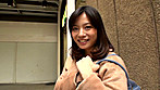 国○議員・元公設秘書の美魔女奥さまAVデビュー！ 小嶋ともこ サンプル画像1
