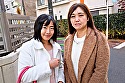 街で見つけた、まるで友達のように仲の良い母娘にHなインタビューをお願いして「パパには絶対言えない」禁断の親子丼セックスをさせる！！ 2 サンプル画像2