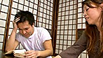 息子に夜這いする五十路母 画像1