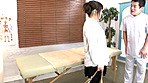 盗撮 媚薬入りオイルで白目を剥くほど感じてしまった女性客にナマ中出ししてしまう極悪マッサージ師 サンプル画像14