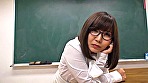 働くお姉さんとイケナイ関係 サキ 画像1