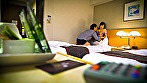 ホテルで出張マッサージを呼んだら巨乳で意外と綺麗目な熟女だったから襲って中出しした。 成田さん 42歳 サンプル画像2