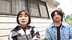 シーン9：賞金ゲットして親孝行のはずが･･･仲良し姉弟のツイスターゲーム！ 無防備パンチラ＆おっぱい密着で童貞弟が大暴走！