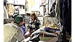 万引き スーパーの人妻たち ●破壊力抜群な超乳超尻妻 ●勝ち気だけどドMな敏感妻 ●敏感すぎるスレンダー無毛妻 - Image 1