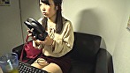 ネットカフェ盗撮 溢れ出る声を押し殺しオナニーに没頭する女達 サンプル画像1