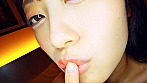 【個人撮影】笠木いちかの口内観察 舌を磨いて指しゃぶって開口器で口内見せながら喜悦（よが）る 画像1