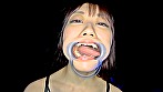 【個人撮影】笠木いちかの口内観察 舌を磨いて指しゃぶって開口器で口内見せながら喜悦（よが）る 画像10