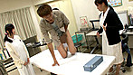 肛門科の女医やナースにシゴいたチンポ見せつけてヌいてもらおう！～あわよくばSEXまで サンプル画像3