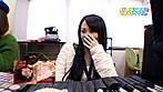 AV現場についたかわいいメイクさんを口説いて出演してもらった！ サンプル画像7