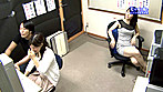 AV会社でモザイク処理のアルバイトをする女～無修正チンコマ●コに興奮したところをすかさずハメ！ サンプル画像12