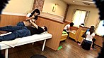 60分2980円の激安マッサージ店で女性スタッフとヤリたい！ サンプル画像5
