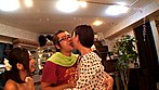 乳首が見え隠れしているセクシーな美容師はヤラせてくれるのか？（3） サンプル画像21