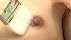 これはかなりの上玉スレンダー美女！微乳をアレで愛撫したら乳首ボッキがハンパない サンプル画像11