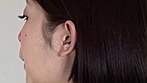 パンパンに張ったボインが最高な篠田ゆうがマ●コになった耳をいじられて鬼イキ サンプル画像1