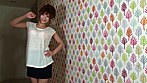 伊藤りなちゃんのド迫力デカパイが激震！素股ギターで完璧にイキ果てる サンプル画像1