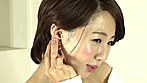成宮いろはの耳がマ●コに！ナカを執拗にかきむしられて、ありえない乱れっぷりで絶頂 画像2