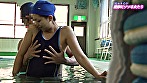 総勢20人！競泳水着が絶妙にソソる女たち～ムッチリした体にぴったり食い込んで大層エロい サンプル画像1