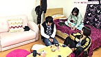 Hなヤンキー娘3人がルームシェアしている家に居候したらチンポを弄ばれた！ - Image 3