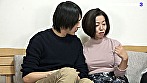 息子の同級生に熟したおっぱいを揉まれて思わず感じてしまった母親の醜態（3） サンプル画像1